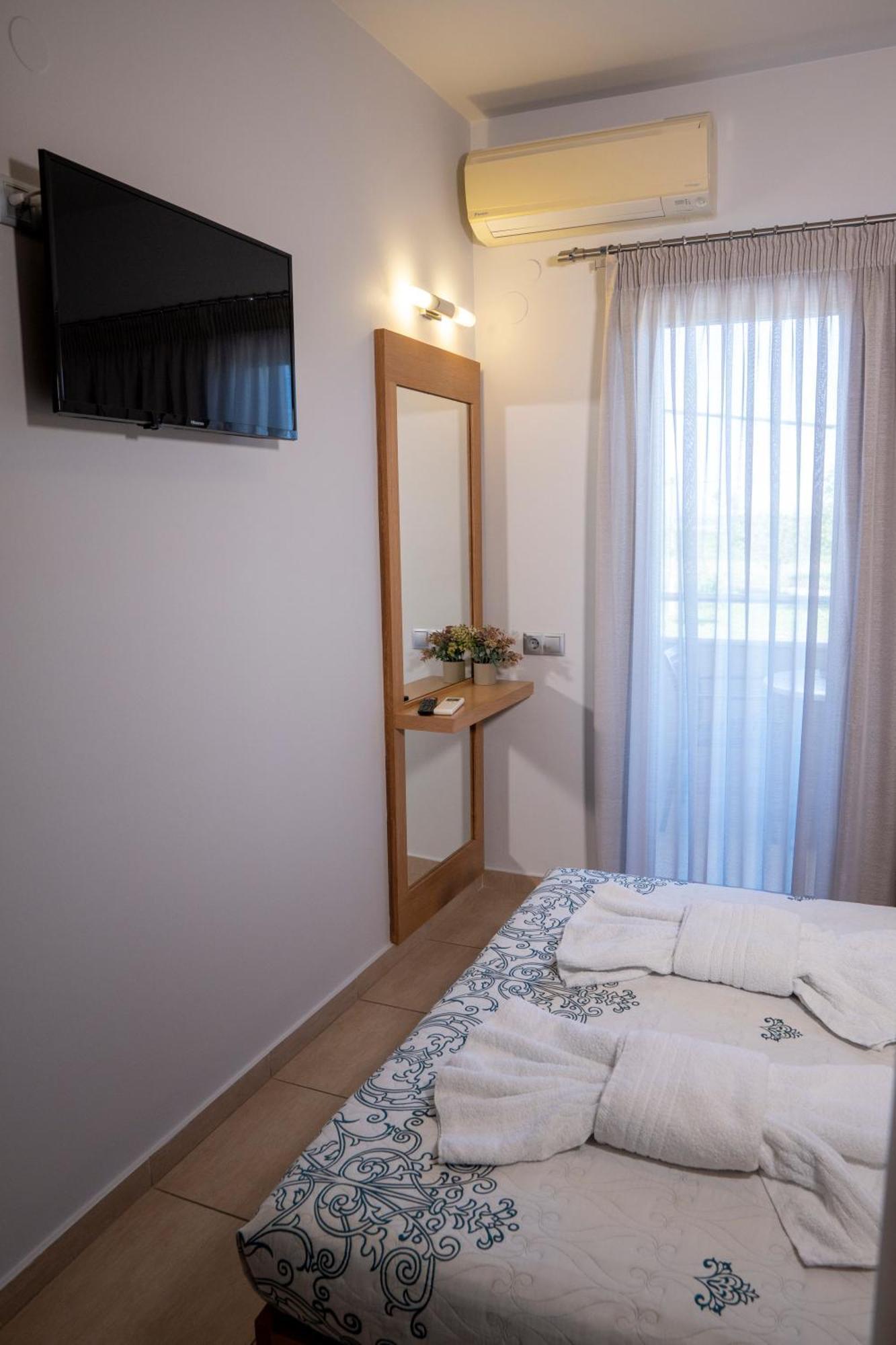 Hotel Epavlis Eleftheriadi ปาราเลียกาเตอรีนิส ภายนอก รูปภาพ
