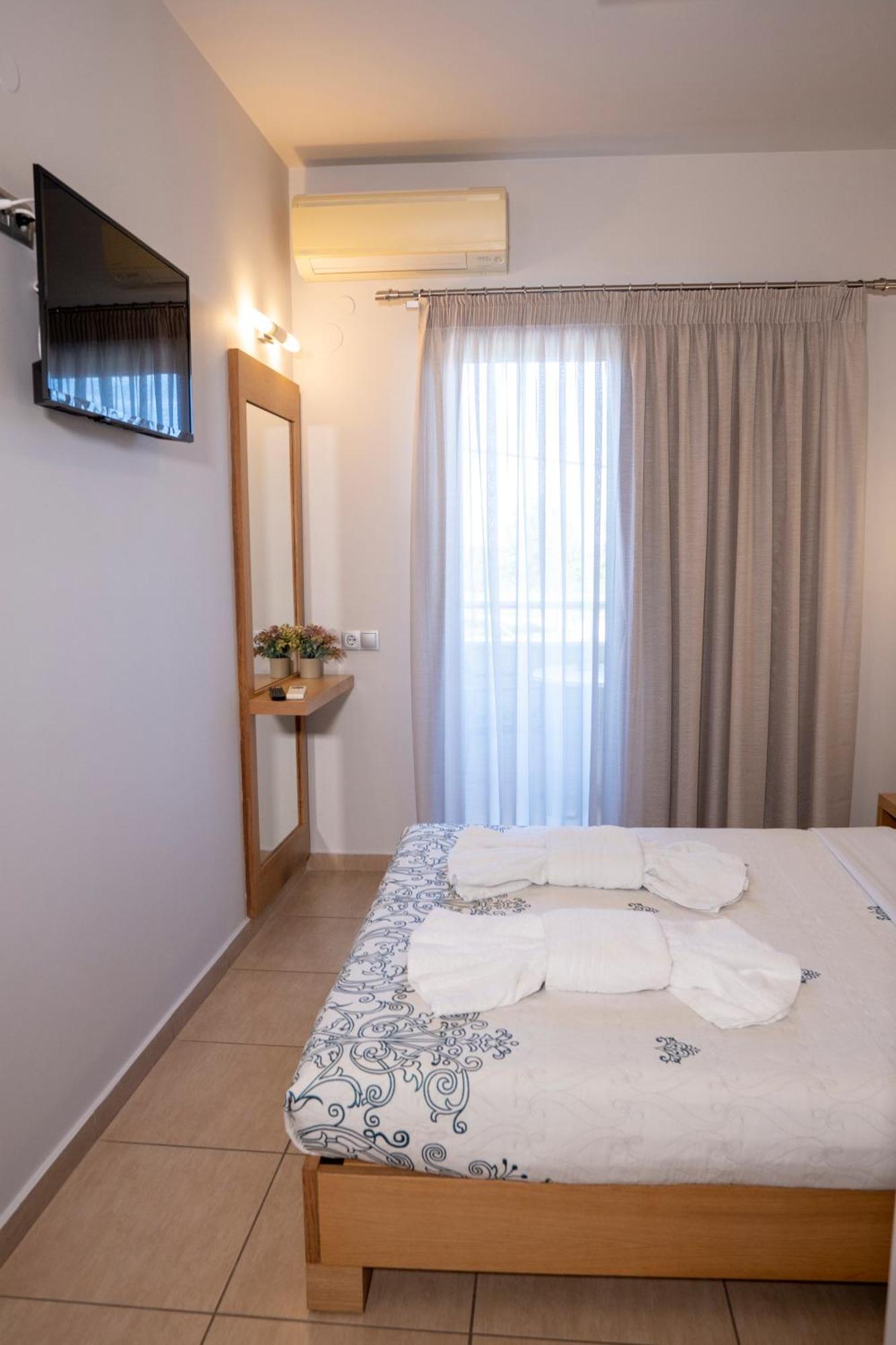 Hotel Epavlis Eleftheriadi ปาราเลียกาเตอรีนิส ภายนอก รูปภาพ