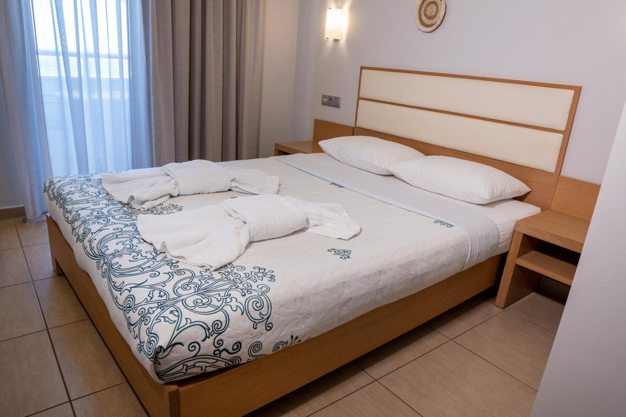 Hotel Epavlis Eleftheriadi ปาราเลียกาเตอรีนิส ภายนอก รูปภาพ