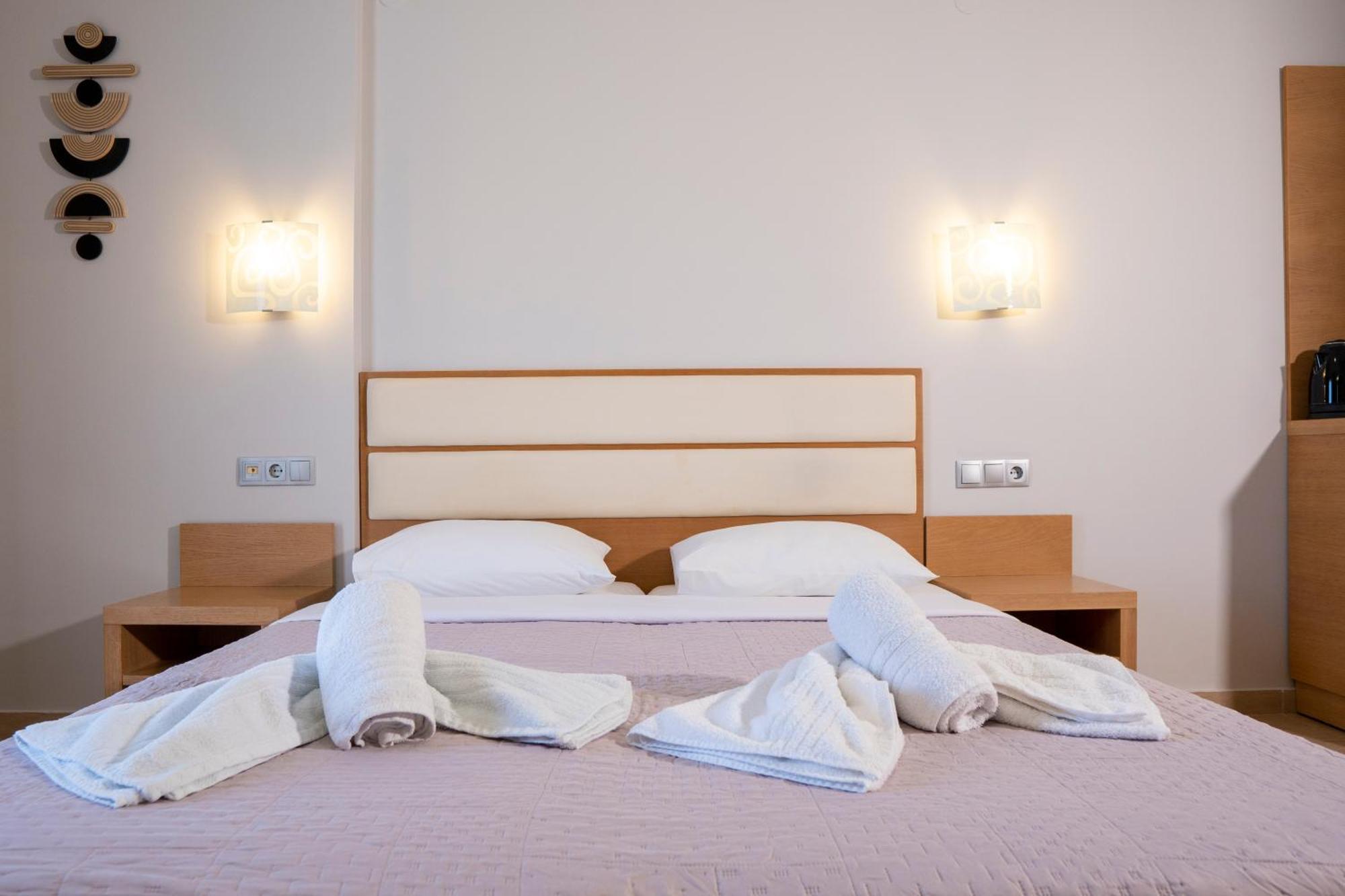 Hotel Epavlis Eleftheriadi ปาราเลียกาเตอรีนิส ภายนอก รูปภาพ