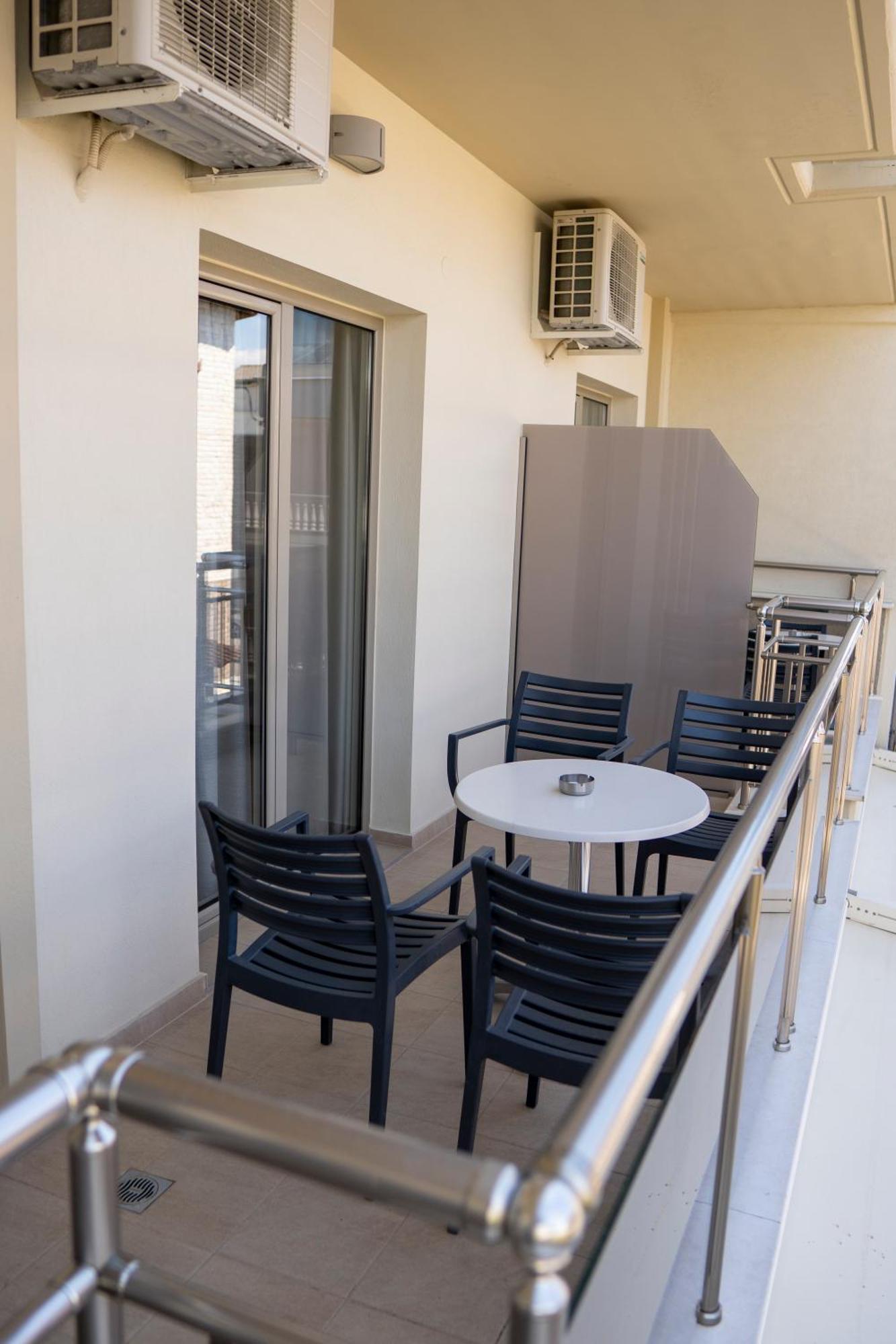 Hotel Epavlis Eleftheriadi ปาราเลียกาเตอรีนิส ภายนอก รูปภาพ